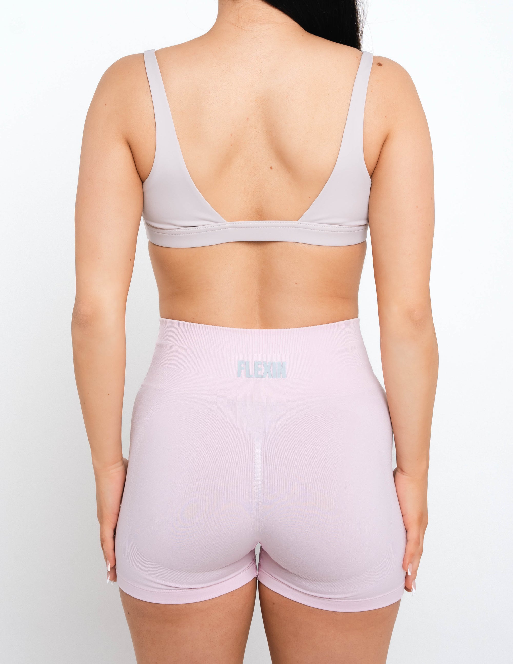 BADDIE SPORTS BRA - ALMOND