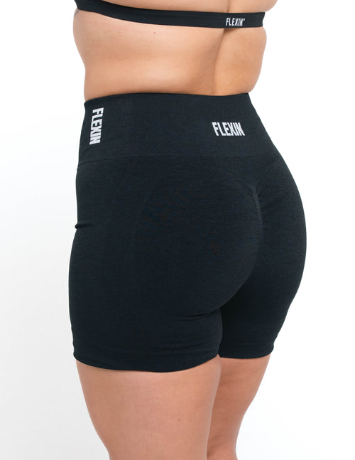 BADDIE SEAMLESS SHORTS - BLACK