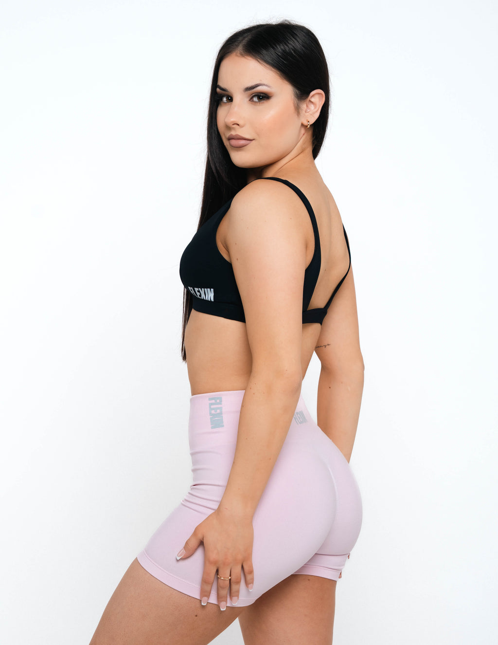 BADDIE SPORTS BRA - BLACK