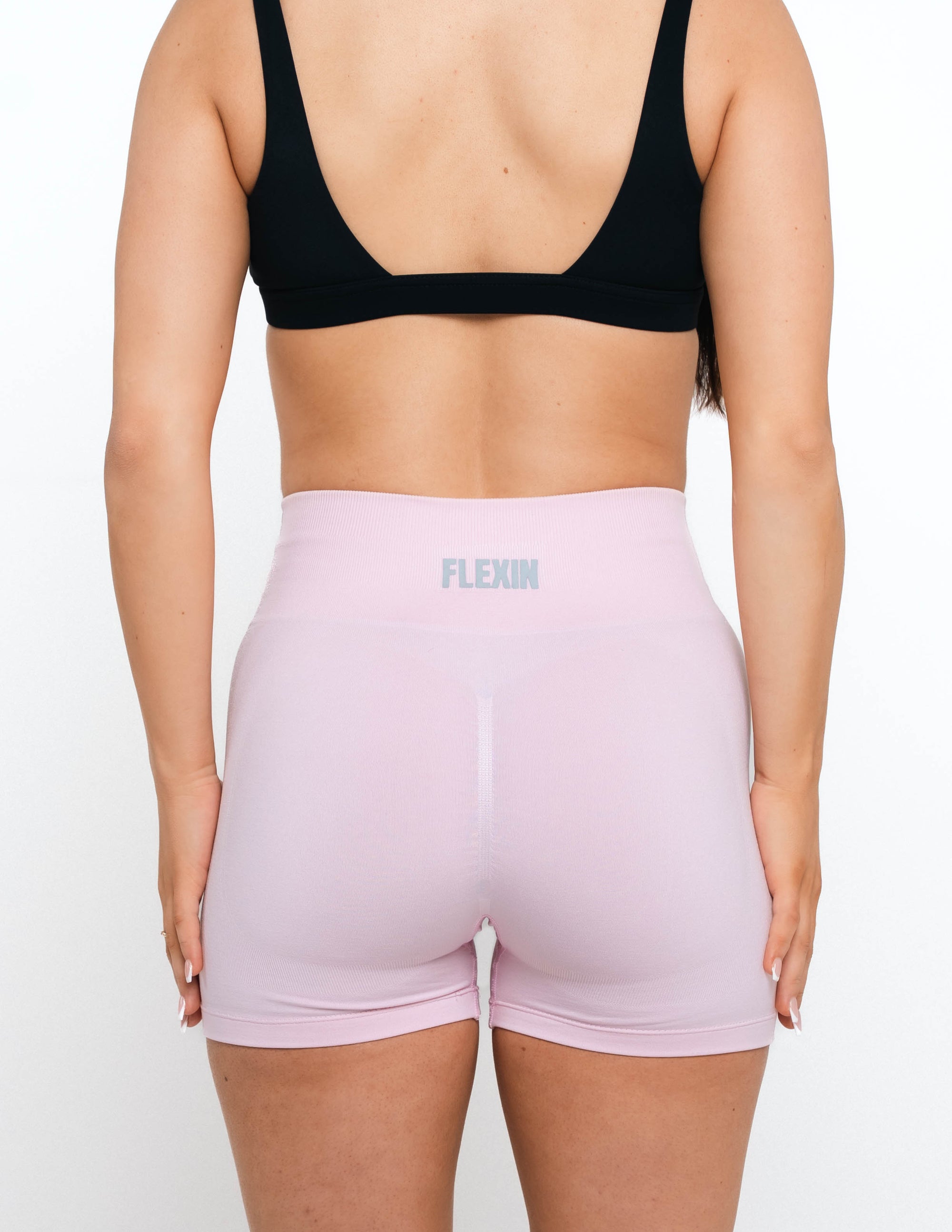 BADDIE SEAMLESS SHORTS - STRAWBERRY