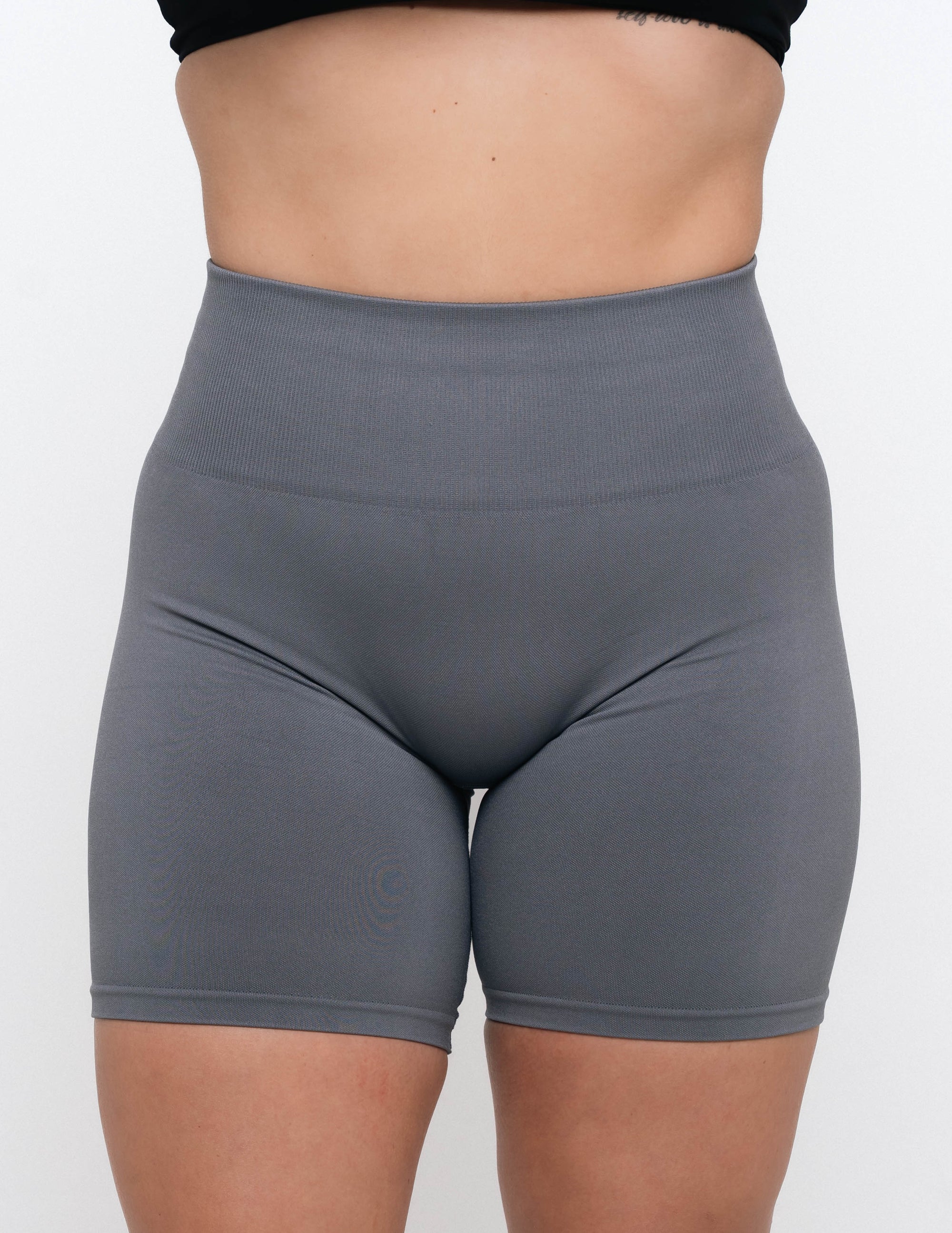 LUXE SEAMLESS SHORTS - GREY