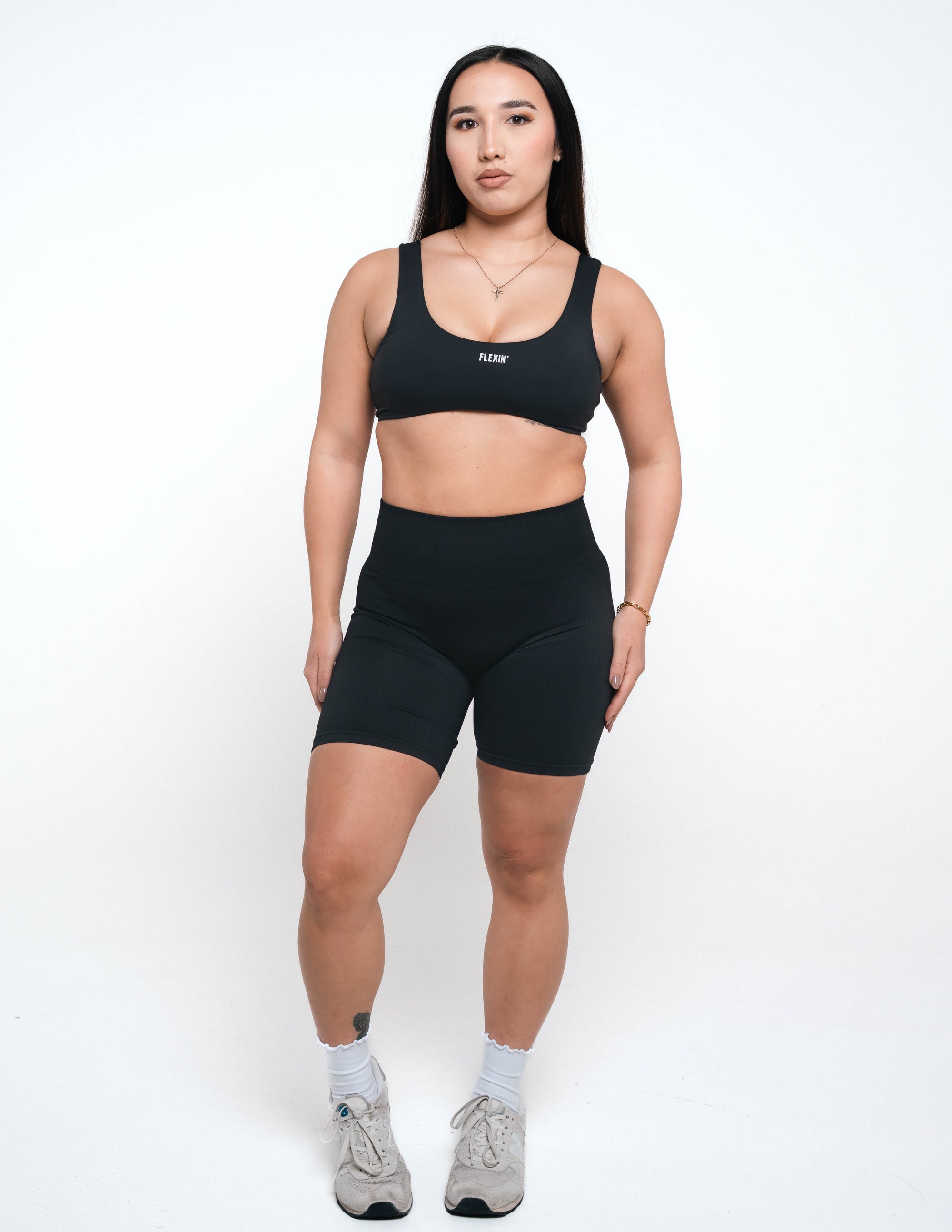 LUXE SEAMLESS SHORT - BLACK