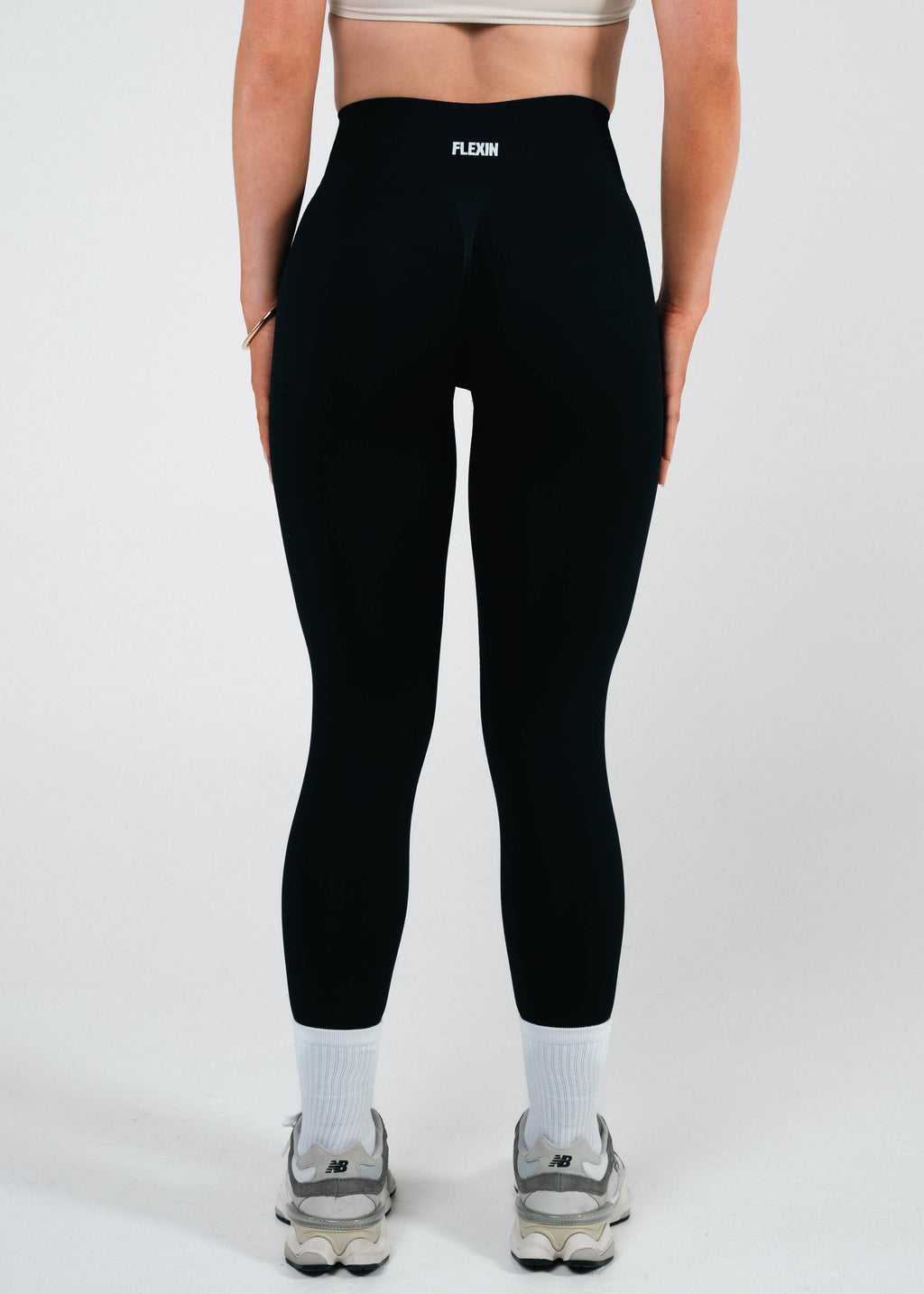 FLEX SCRUNCH LEGGINGS - BLACK