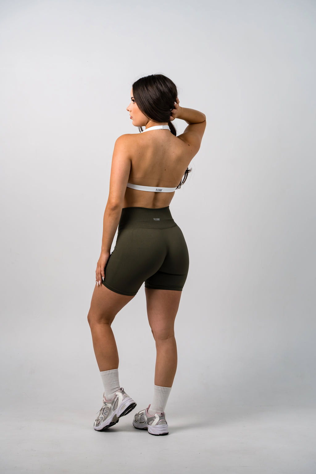 LUXE SEAMLESS SHORTS - OLIVE