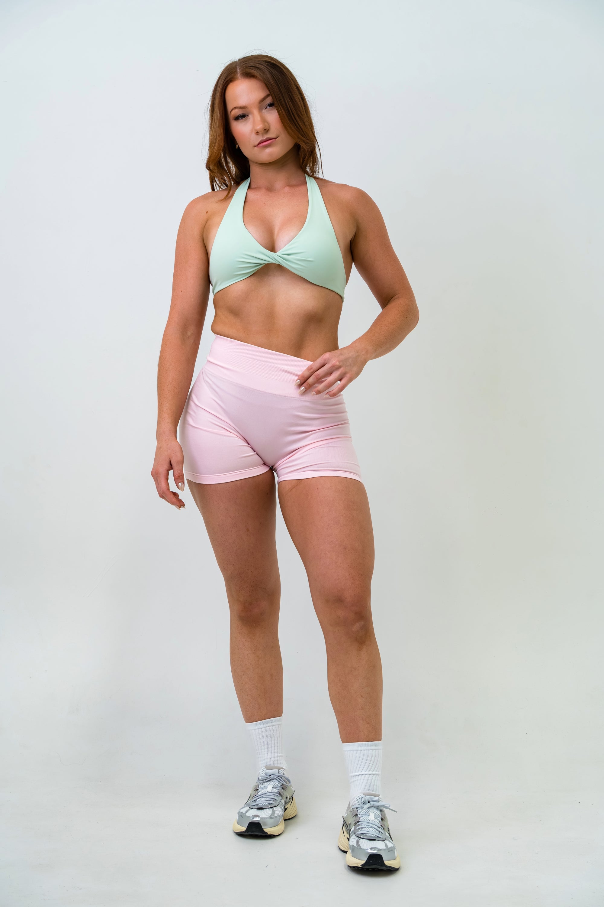 BADDIE SEAMLESS SHORTS - STRAWBERRY