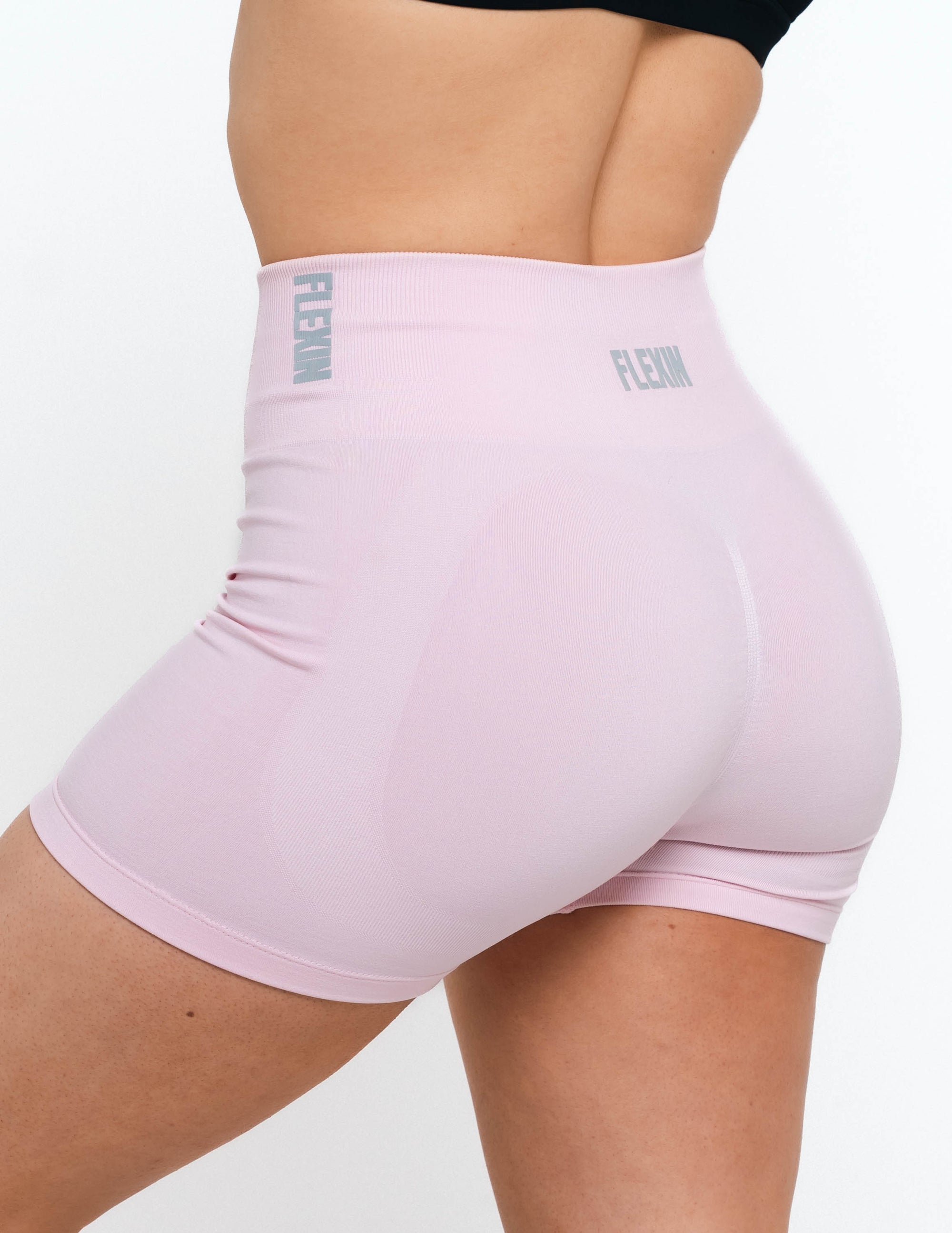 BADDIE SEAMLESS SHORTS - STRAWBERRY