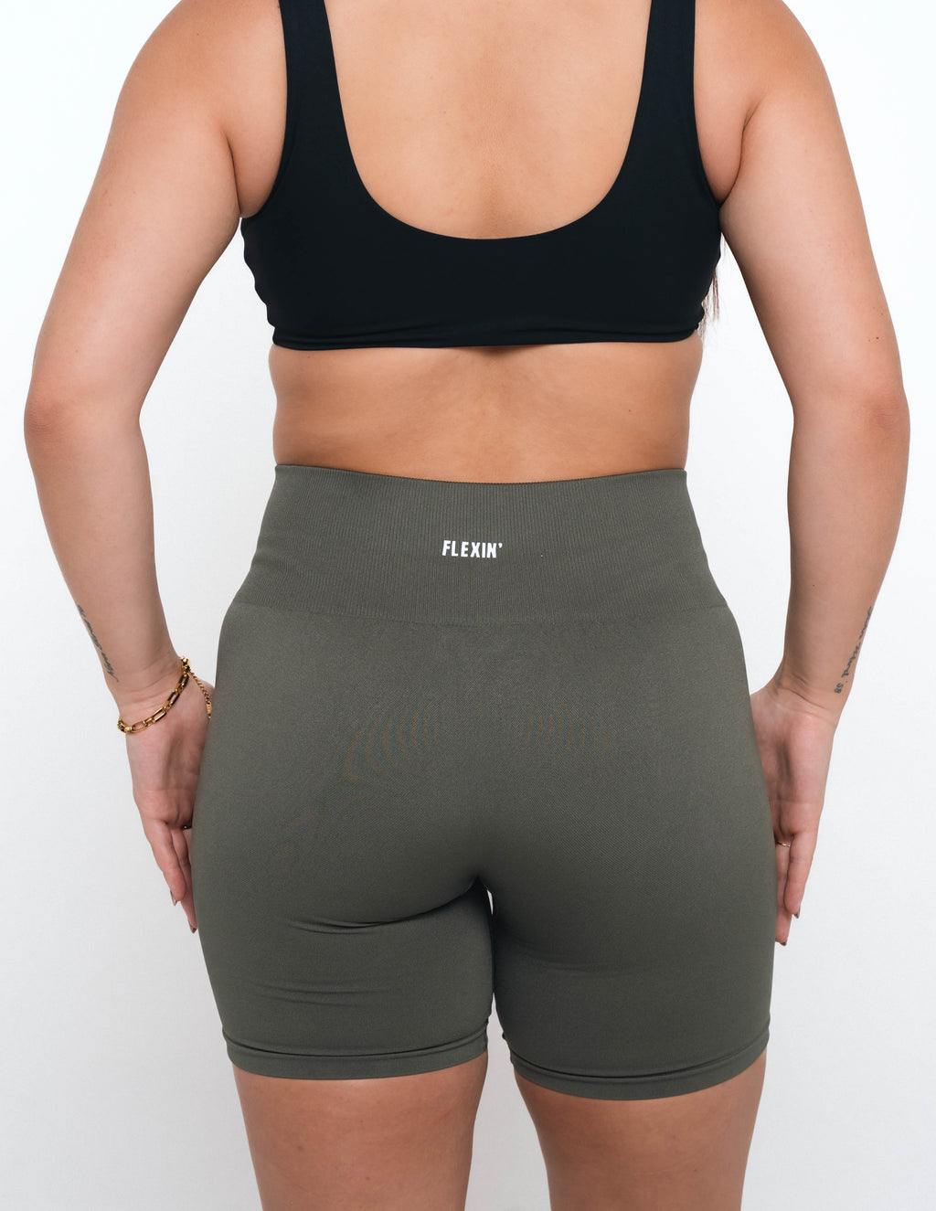 LUXE SEAMLESS SHORTS - OLIVE